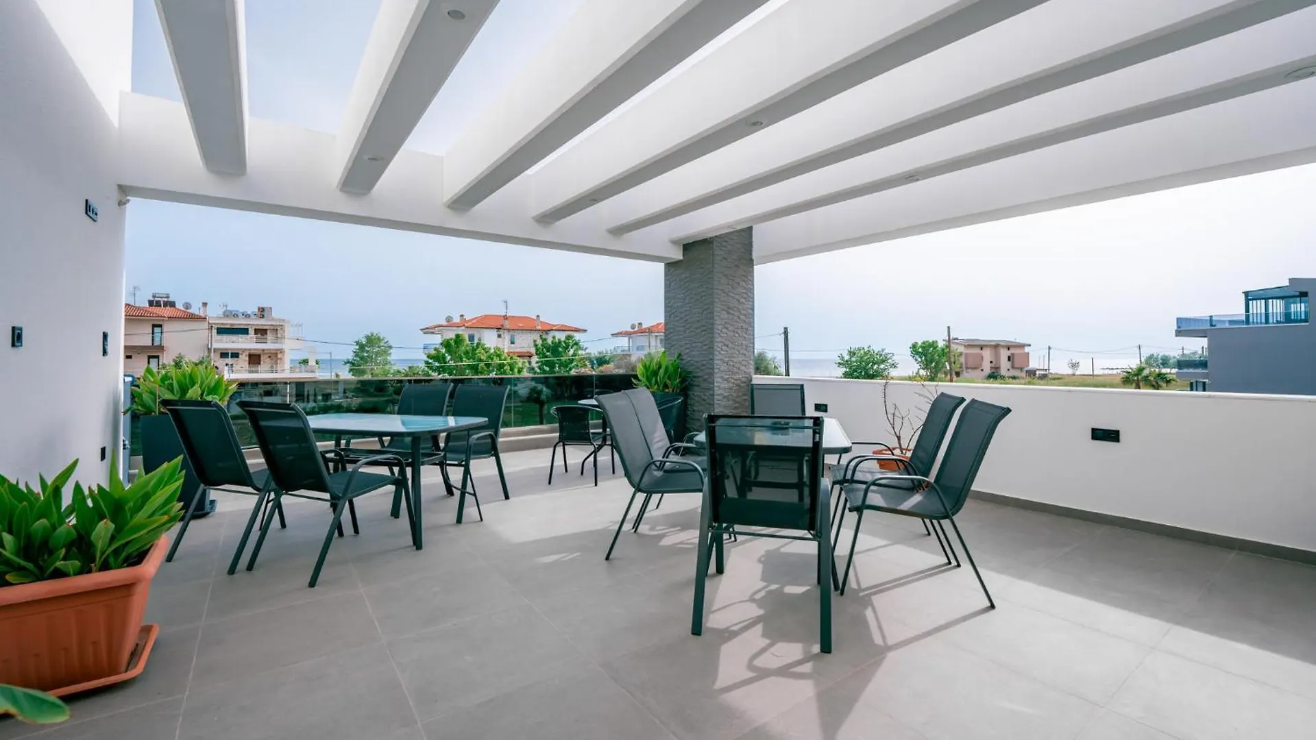 Appartement Grand Wave Luxury Suites Flogita Griekenland