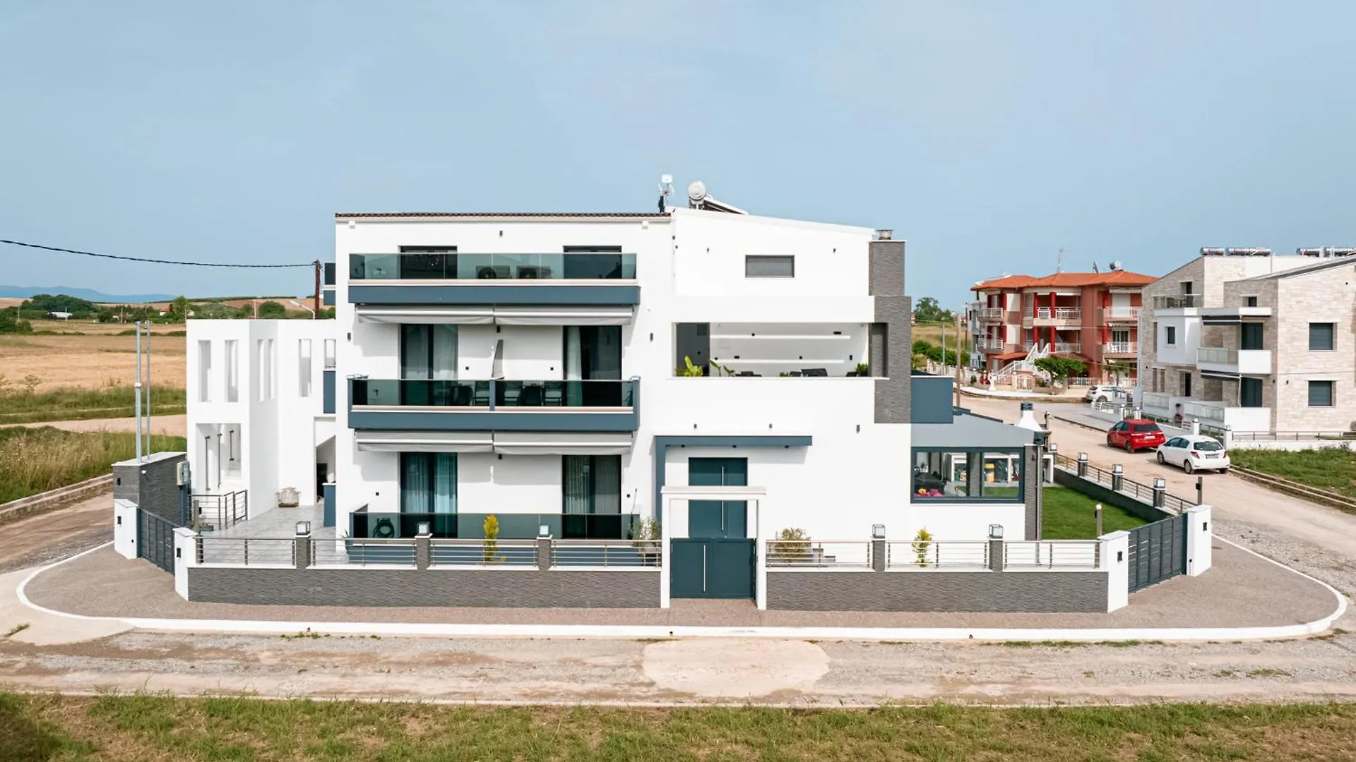 Grand Wave Luxury Suites Flogita Appartement