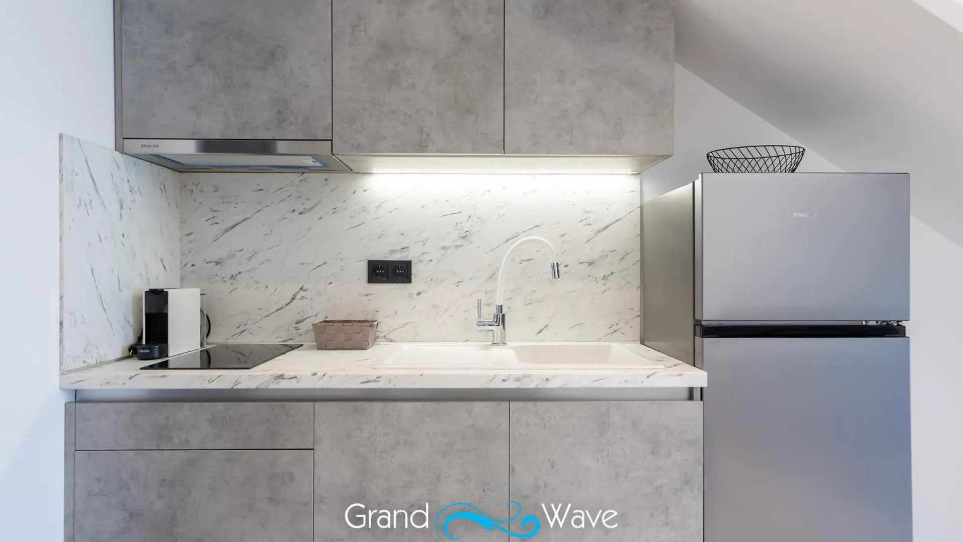 Grand Wave Luxury Suites Flogita Appartement