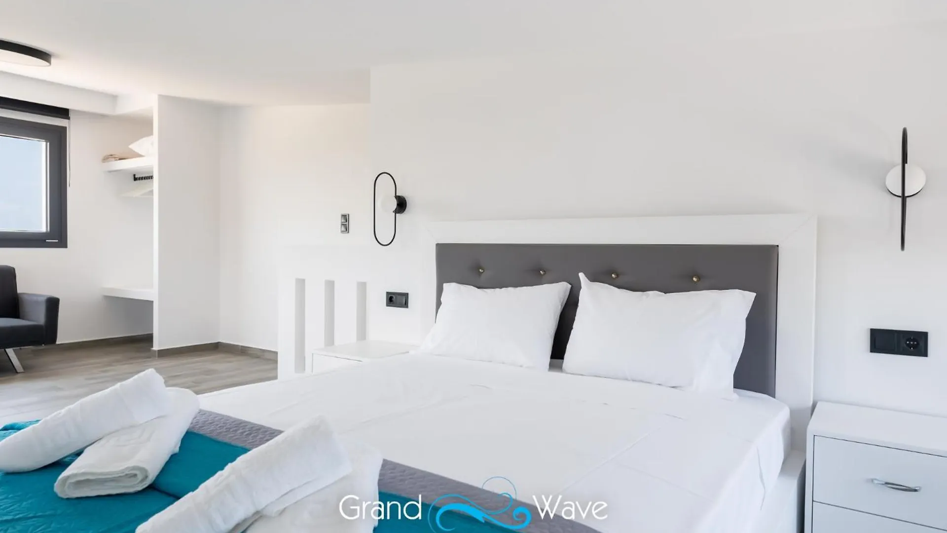 Appartement Grand Wave Luxury Suites Flogita