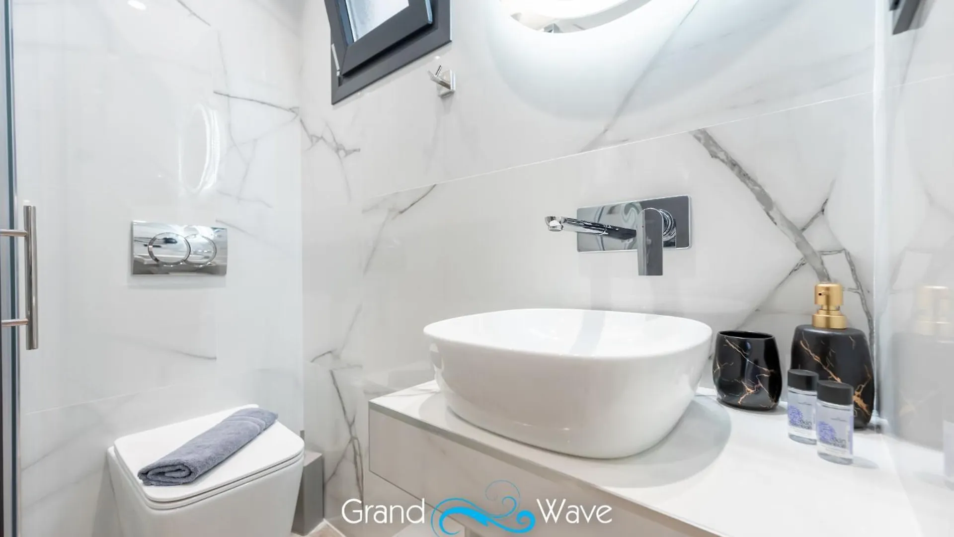 Appartement Grand Wave Luxury Suites Flogita