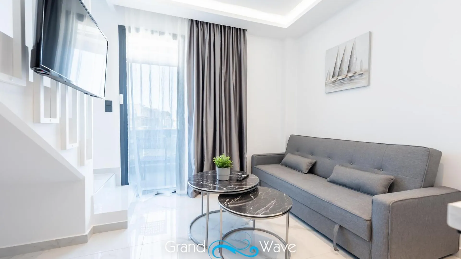 Grand Wave Luxury Suites Flogita Griekenland