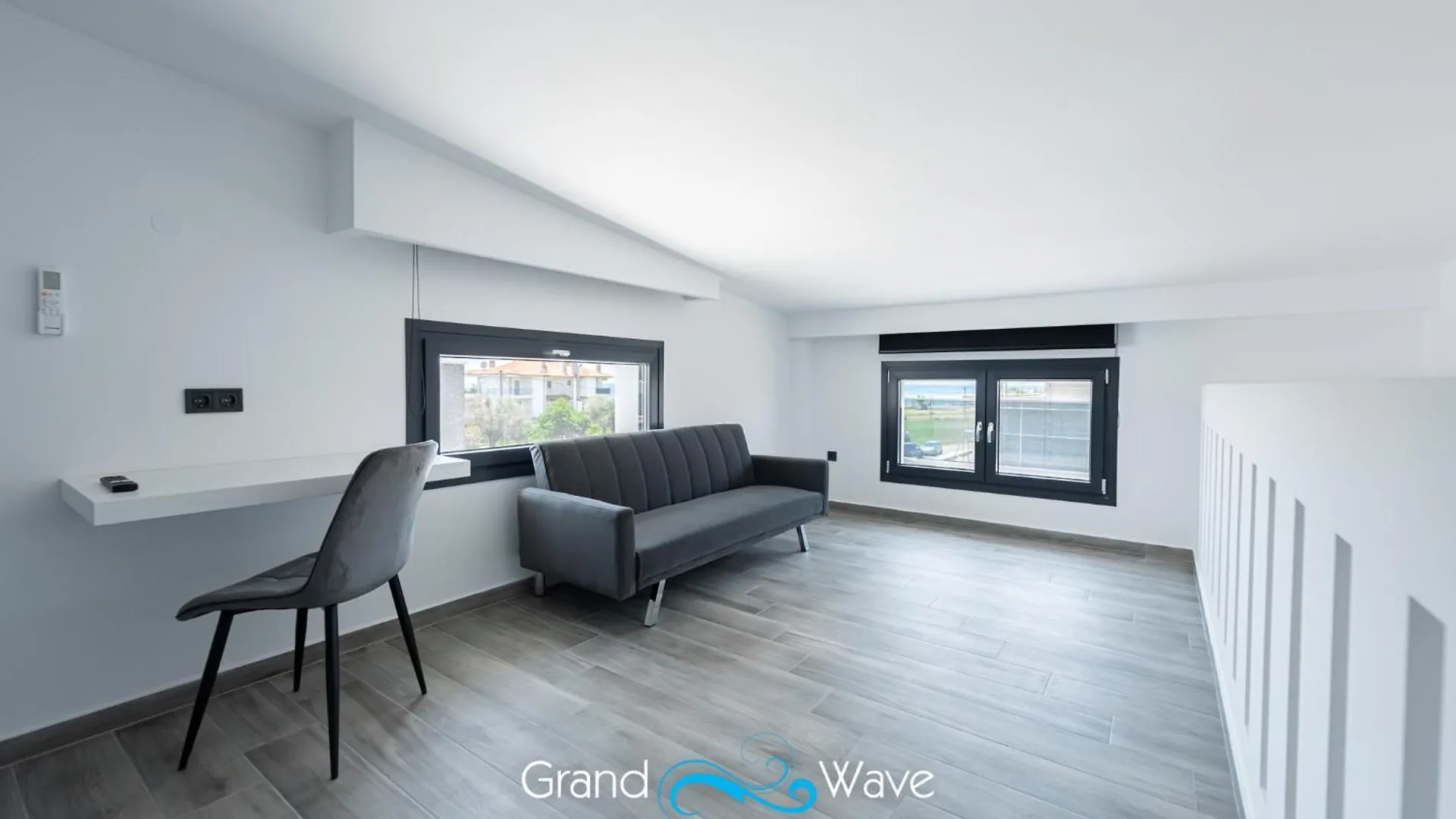 Grand Wave Luxury Suites Flogita 0*,